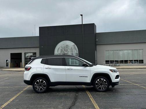 Bright White Clearcoat 2024 Jeep Compass Limited
