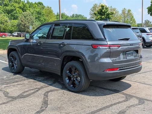 2025 Jeep Grand Cherokee Altitude