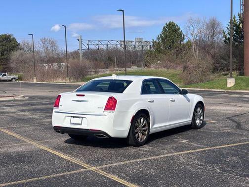 2019 Chrysler 300 Touring