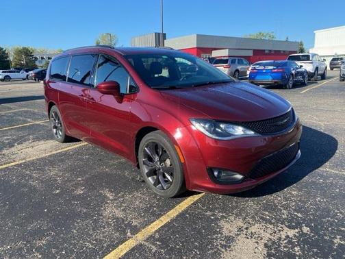 2020 Chrysler Pacifica Touring-L Plus