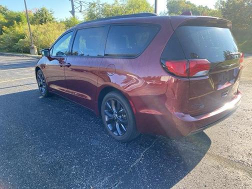 2020 Chrysler Pacifica Touring-L Plus