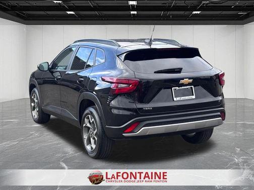 Black Metallic 2025 Chevrolet Trax LT