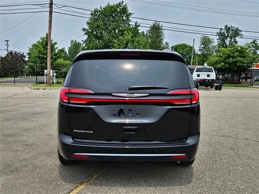 2025 Chrysler Pacifica L