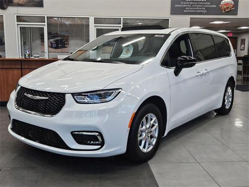 2025 Chrysler Pacifica L