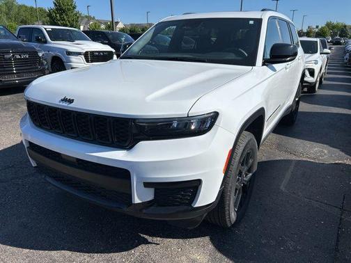 Bright White Clearcoat 2024 Jeep Grand Cherokee L Altitude