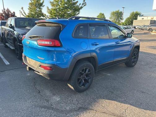 Hydro Blue Pearlcoat 2017 Jeep Cherokee Trailhawk