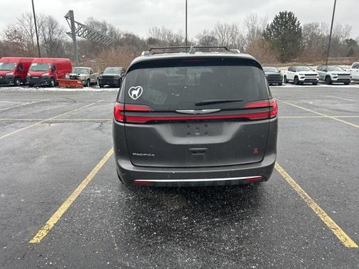 2021 Chrysler Pacifica Touring L