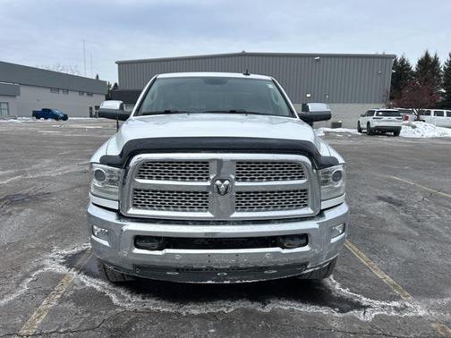 2018 RAM 2500 Laramie Crew Cab 4x4 6'4' Box