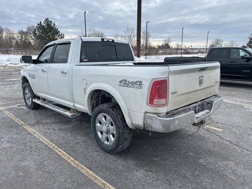 2018 RAM 2500 Laramie Crew Cab 4x4 6'4' Box