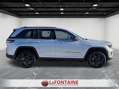 Silver Zynith 2024 Jeep Grand Cherokee Altitude