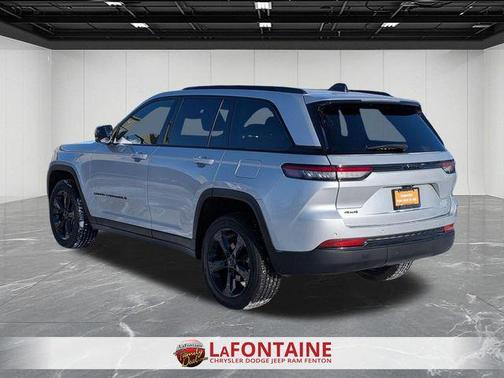 Silver Zynith 2024 Jeep Grand Cherokee Altitude