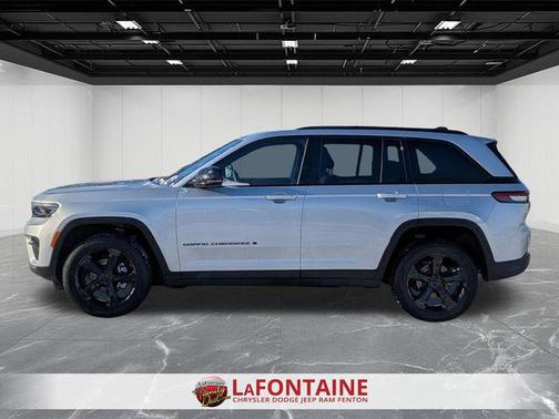 Silver Zynith 2024 Jeep Grand Cherokee Altitude