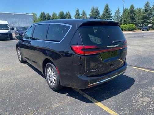 2025 Chrysler Pacifica L