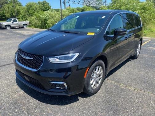 2025 Chrysler Pacifica L