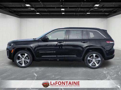 Diamond Black Crystal Pearlcoat 2026 Jeep Grand Cherokee Limited
