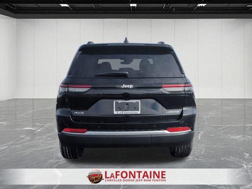 Diamond Black Crystal Pearlcoat 2026 Jeep Grand Cherokee Limited
