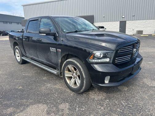 Brilliant Black Crystal Pearl 2016 RAM 1500 Sport