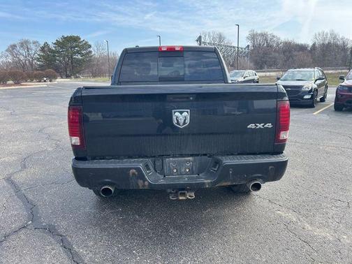 Brilliant Black Crystal Pearl 2016 RAM 1500 Sport