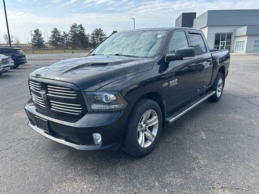 Brilliant Black Crystal Pearl 2016 RAM 1500 Sport