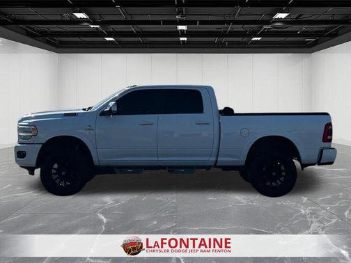 Bright White Clearcoat 2019 RAM 2500 Laramie Crew Cab 4x4 6'4' Box