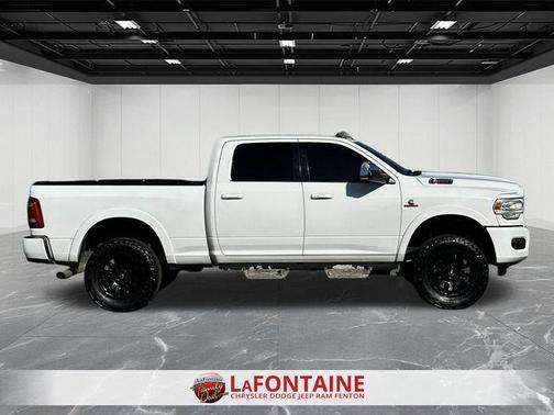 Bright White Clearcoat 2019 RAM 2500 Laramie Crew Cab 4x4 6'4' Box
