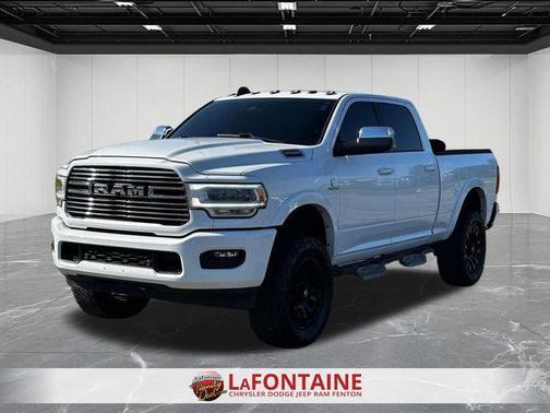 Bright White Clearcoat 2019 RAM 2500 Laramie Crew Cab 4x4 6'4' Box