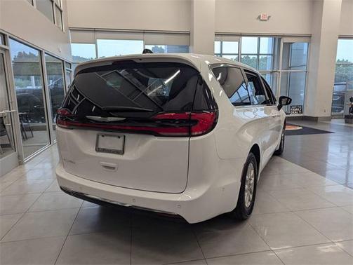 2025 Chrysler Pacifica L