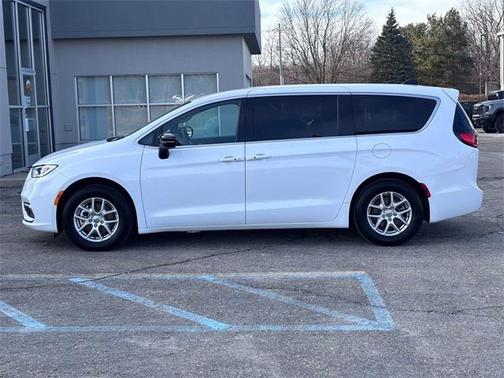 2025 Chrysler Pacifica L