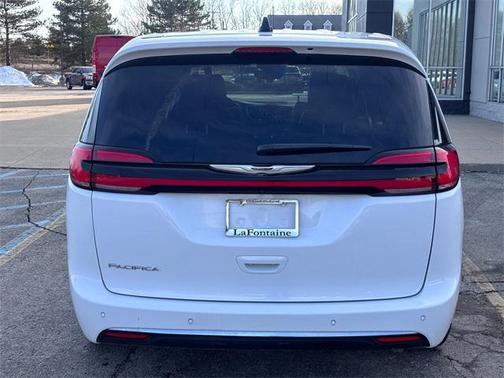 2025 Chrysler Pacifica L