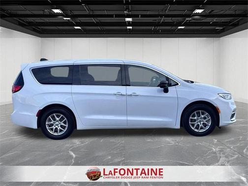 2025 Chrysler Pacifica L