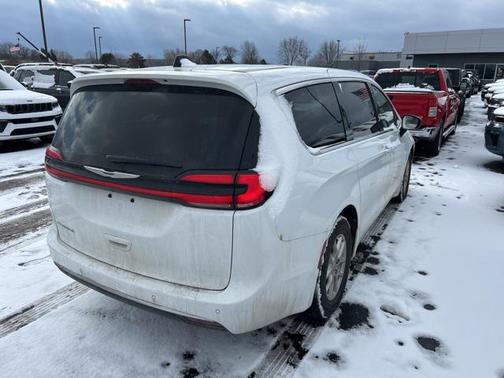 2025 Chrysler Pacifica L