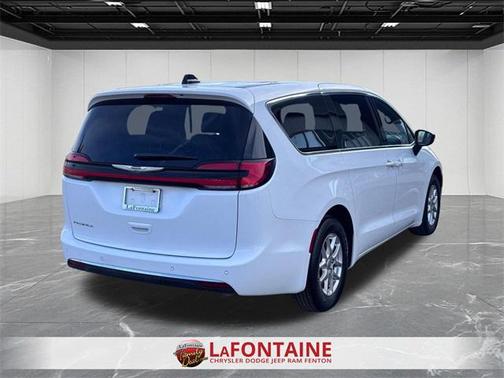 2025 Chrysler Pacifica L