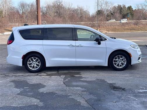 2025 Chrysler Pacifica L