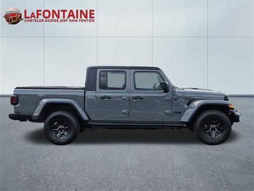 2022 Jeep Gladiator Sport S