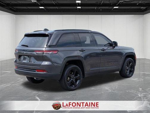 Baltic Gray Metallic Clearcoat 2024 Jeep Grand Cherokee Altitude
