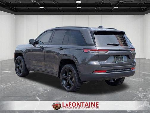 Baltic Gray Metallic Clearcoat 2024 Jeep Grand Cherokee Altitude