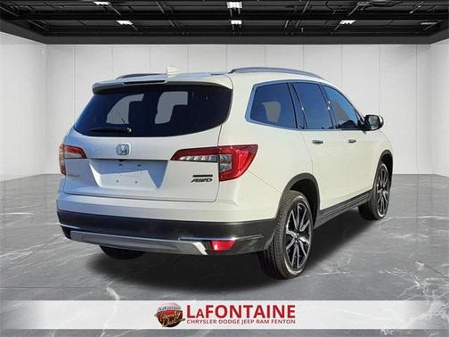 2022 Honda Pilot Touring 8-Passenger