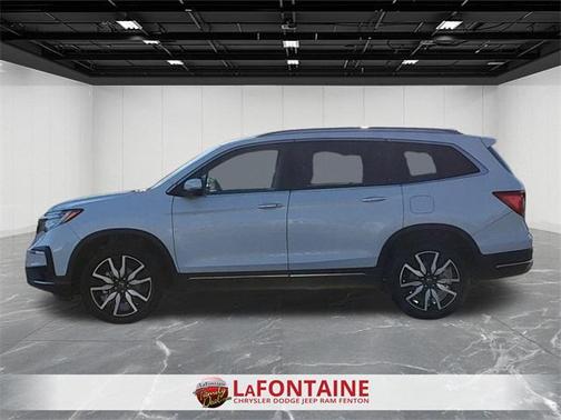 2022 Honda Pilot Touring 8-Passenger