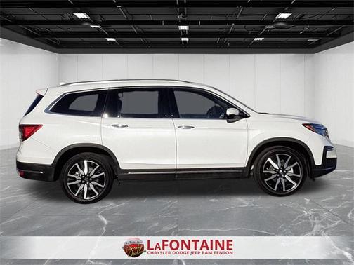 2022 Honda Pilot Touring 8-Passenger