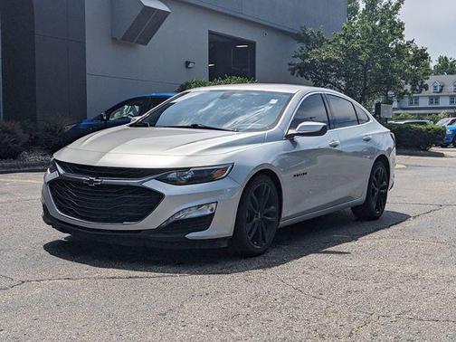 Silver Ice Metallic 2020 Chevrolet Malibu FWD LT