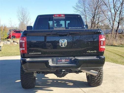 2023 RAM 2500 Big Horn Crew Cab 4x4 6'4' Box