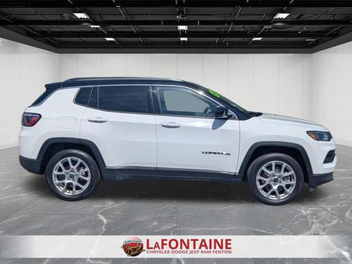 Bright White Clearcoat 2025 Jeep Compass Limited