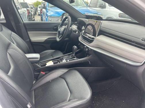 Bright White Clearcoat 2025 Jeep Compass Limited