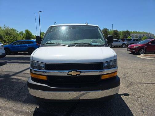 Summit White 2025 Chevrolet Express 3500 RWD 3500 Extended Wheelbase LT