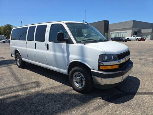 Summit White 2025 Chevrolet Express 3500 RWD 3500 Extended Wheelbase LT