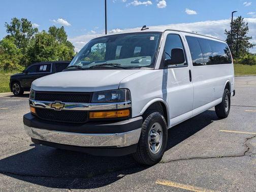 Summit White 2025 Chevrolet Express 3500 RWD 3500 Extended Wheelbase LT