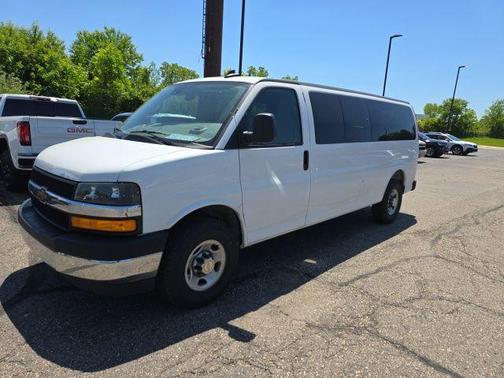 Summit White 2025 Chevrolet Express 3500 RWD 3500 Extended Wheelbase LT