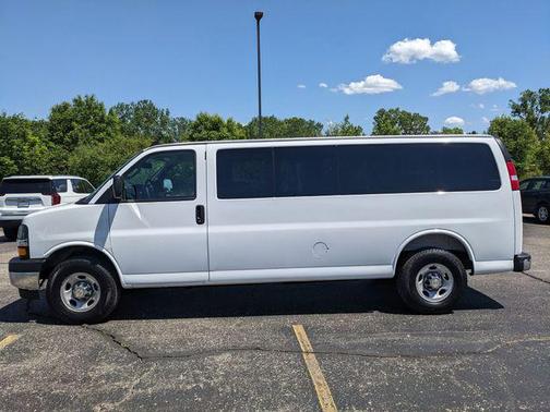 Summit White 2025 Chevrolet Express 3500 RWD 3500 Extended Wheelbase LT