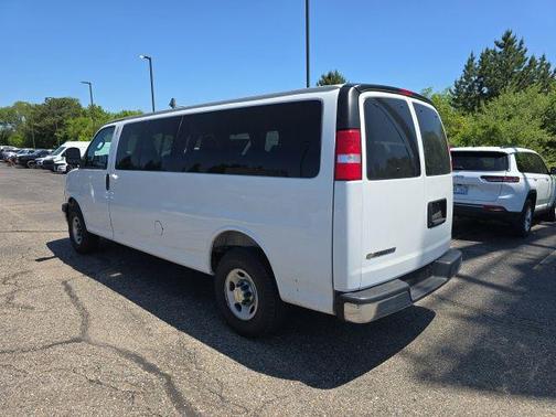 Summit White 2025 Chevrolet Express 3500 RWD 3500 Extended Wheelbase LT