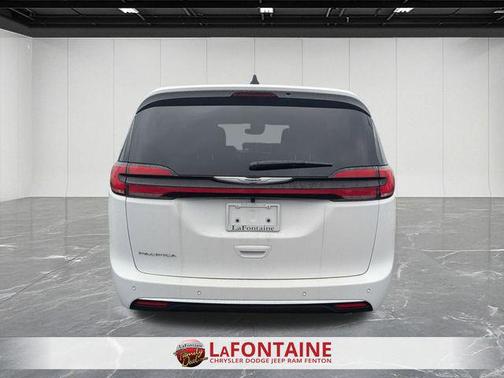 2026 Chrysler Pacifica L